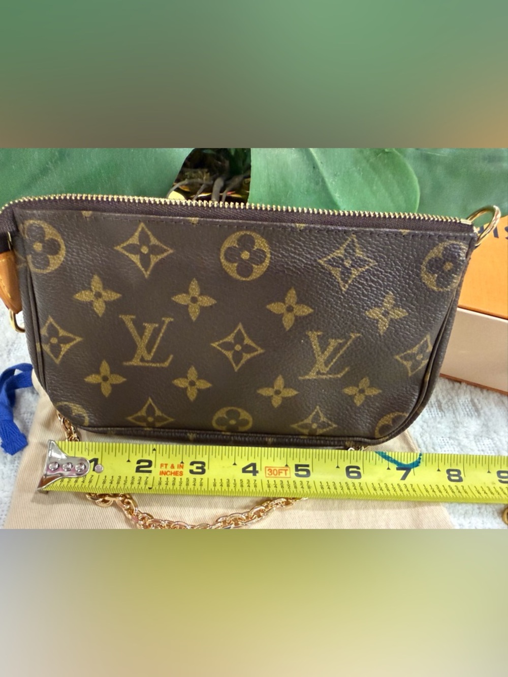 Louis Vuitton Monogram Chain Pochette in EUC! With Box, Dustbag - Picture 8 of 12